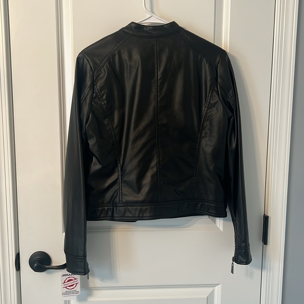 Vegan leather jacket NWT - Picture 3 of 8